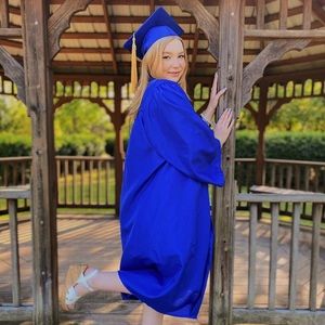 Meet your Posher, Alyssa